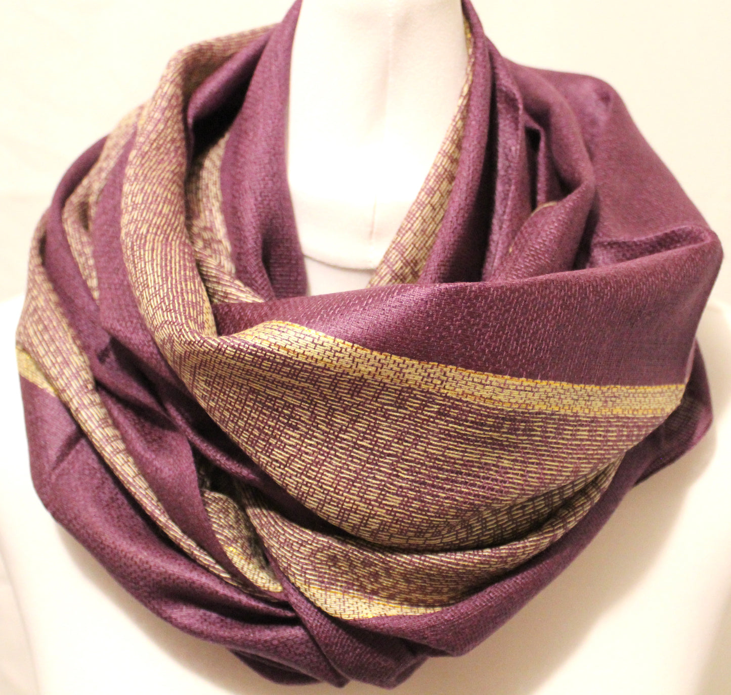 Handcrafted Ecuadorian Achy scarves, timelessly elegant and comfortable