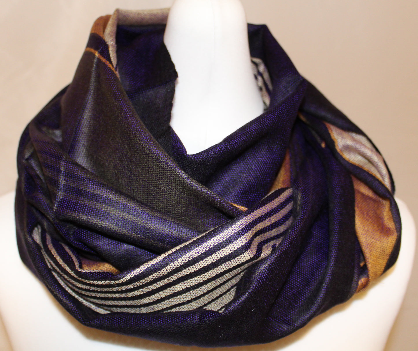 Handcrafted Ecuadorian Achy scarves, timelessly elegant and comfortable