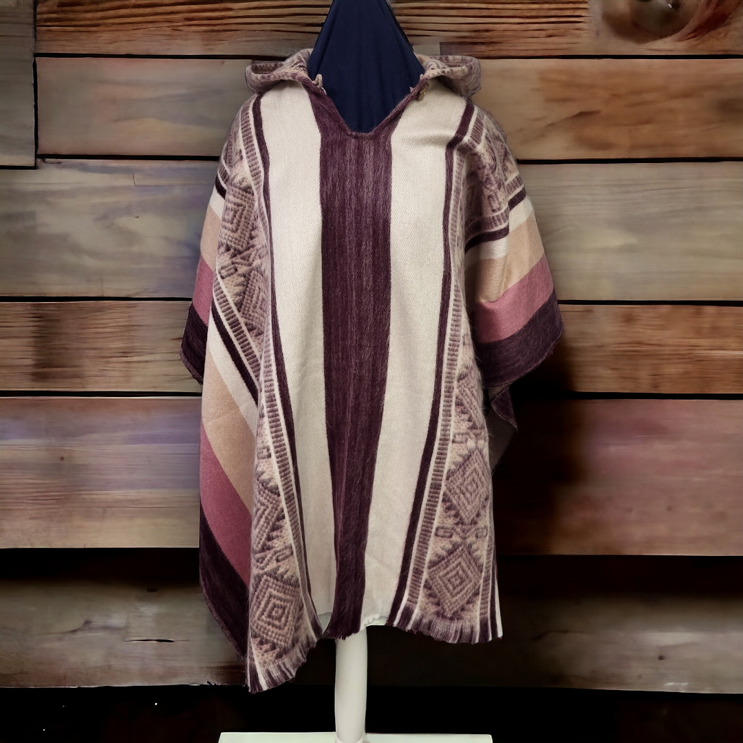 Light, soft alpaca wool poncho, ideal for winter
